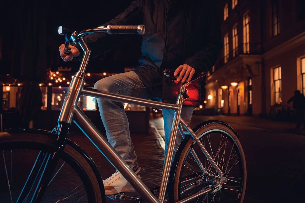 Przednia lampka rowerowa AXA Dwn 50 USB