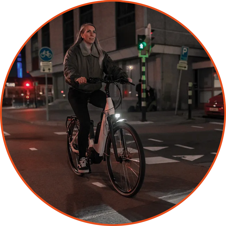 Przednia lampka rowerowa Axa NXT80 E-Bike 6-12V 80 Lux