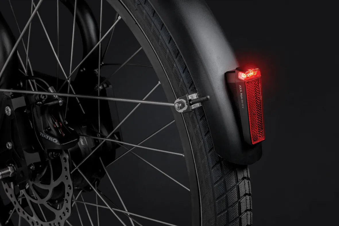 Tylna lampka rowerowa na błotnik Axa Nyx E-Bike 6-12V