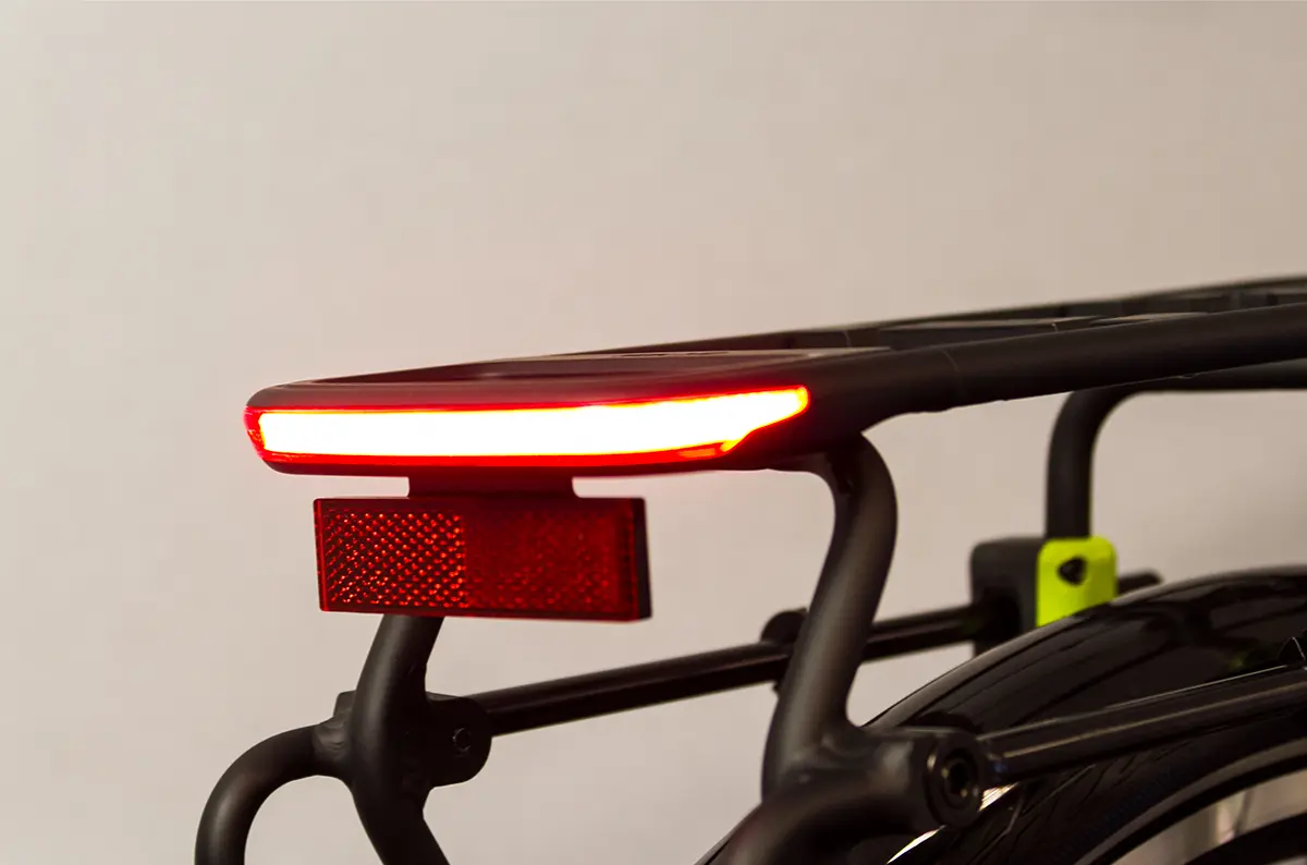 Przednia lampka rowerowa Spanninga Glow XDS na dynamo