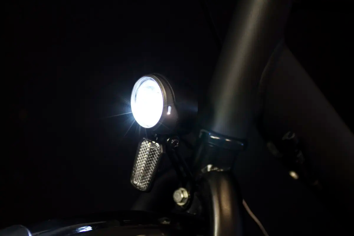Przednia lampka rowerowa Spanninga X&O 30 XE E-bike 6-36V