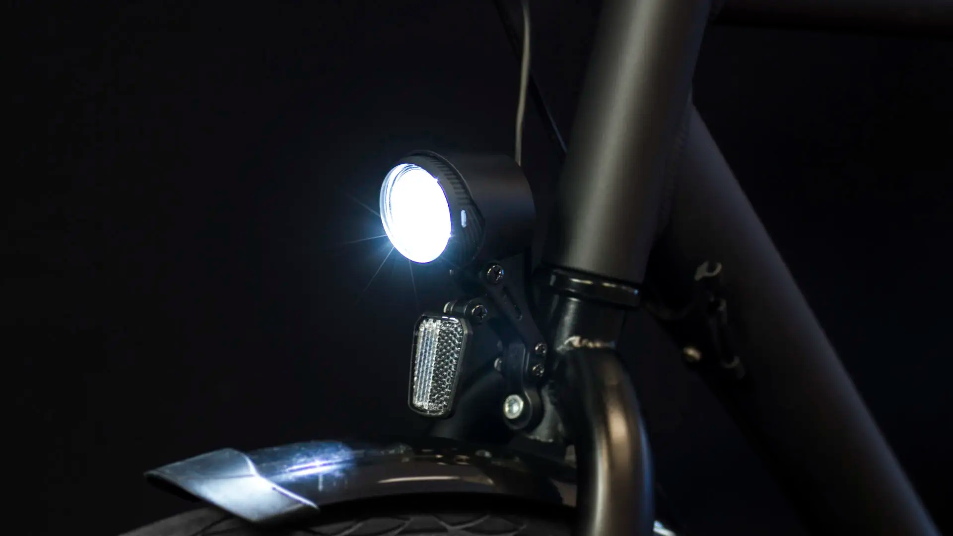 Przednia lampka rowerowa Spanninga X&O 50 XEAFTc e-bike 6-36V 50 Lux