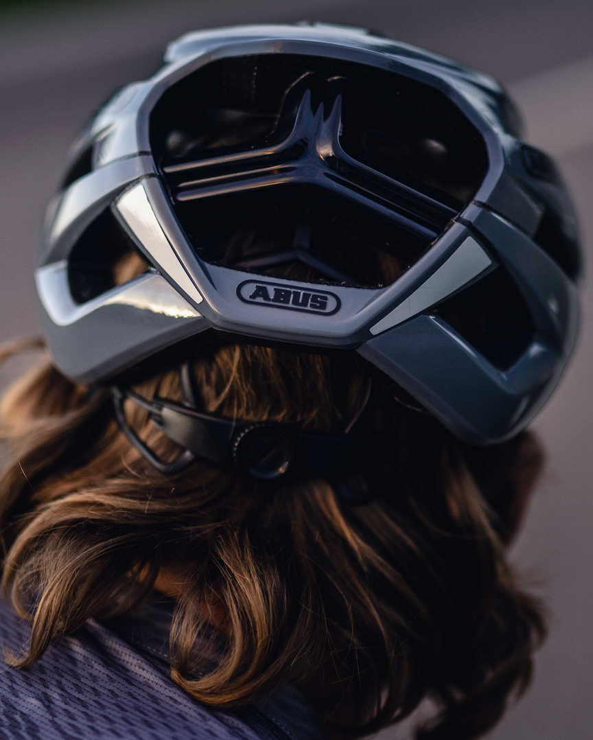 Kask rowerowy ABUS StormChaser polar/biały 