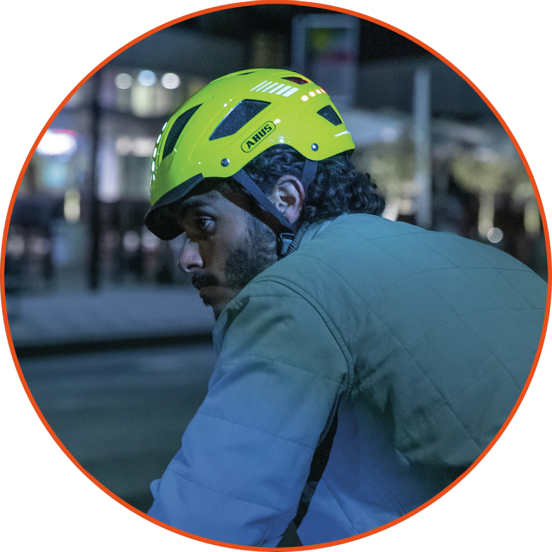 Kask rowerowy Abus Hyben 2.0 LED Signal Black Matt