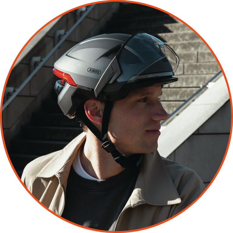Kask rowerowy z kierunkowskazami Abus Hyp-E ACE Gleam Silver 