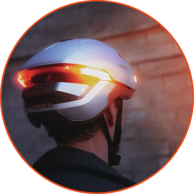 Kask rowerowy z kierunkowskazami Abus Hyp-E Champagne Gold