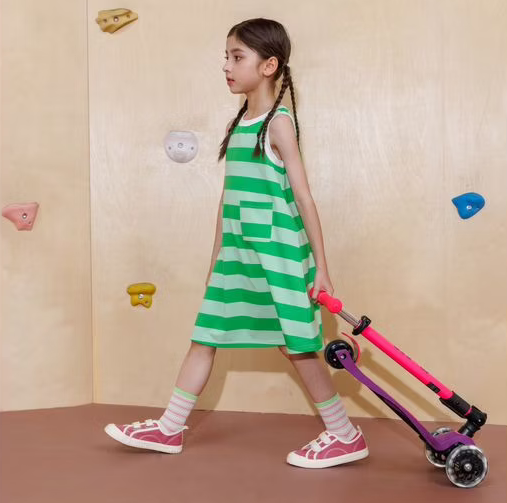 Składana hulajnoga dla dzieci Micro Maxi Deluxe Neon LED