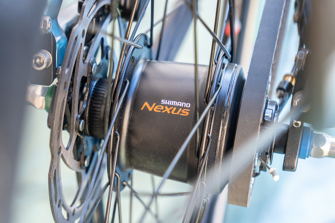 Batavus Dinsdag Exclusive Belt N7 na pasku zębatym Męski Lekki niebieski