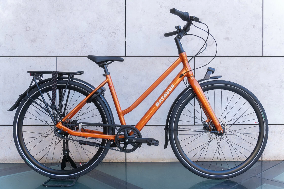 Batavus Dinsdag Exclusive Belt N7 na pasku zębatym Unisex Orange Metalik