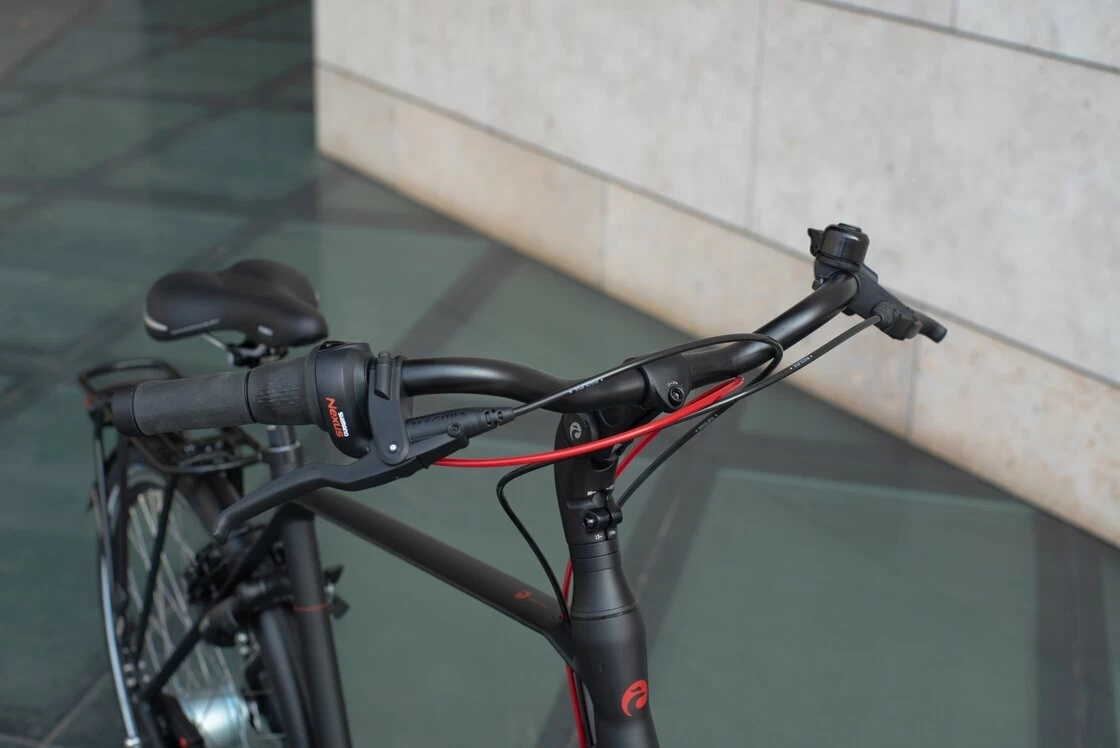 Batavus Escala N8 hamulec w pedałach Męski 61