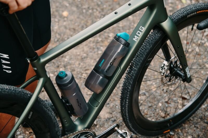 Bidon rowerowy Fidlock Twist Antybakteryjny + uchwyt (baza) 800 ml