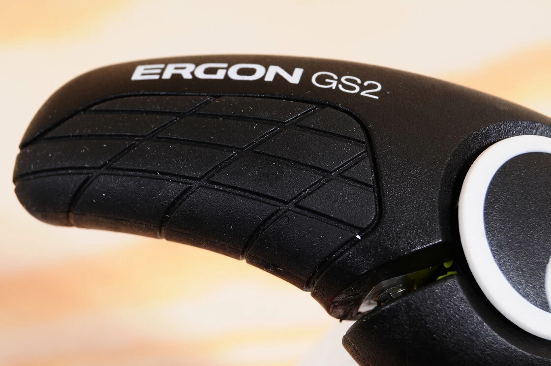 Chwyty ERGON GS2 White