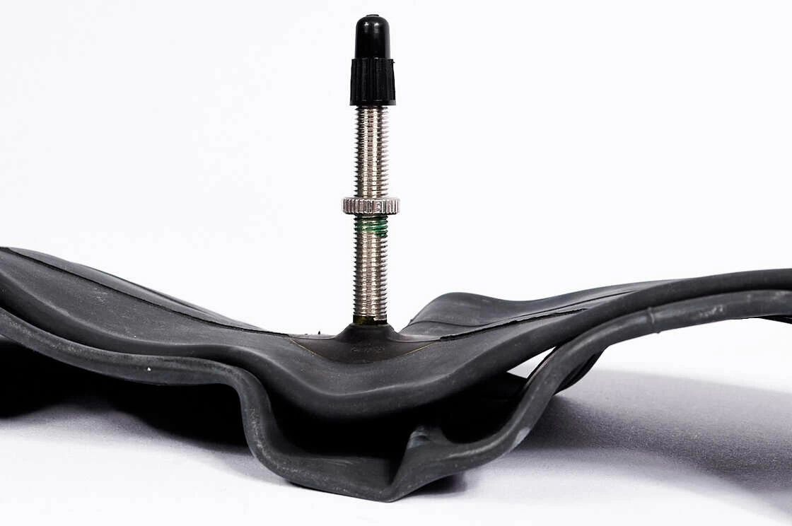Dętka rowerowa XLC VT-S27 27.5" x 3.0-3.5" (76/90-584) SV
