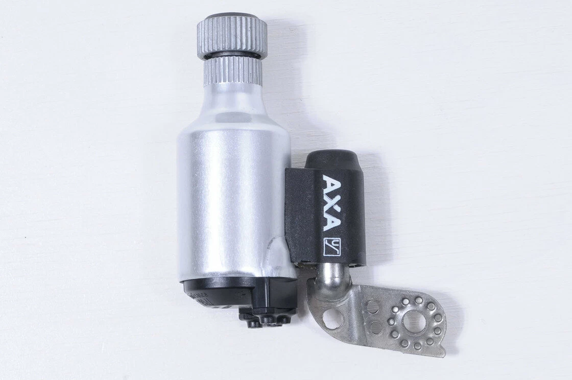 Dynamo AXA 8201