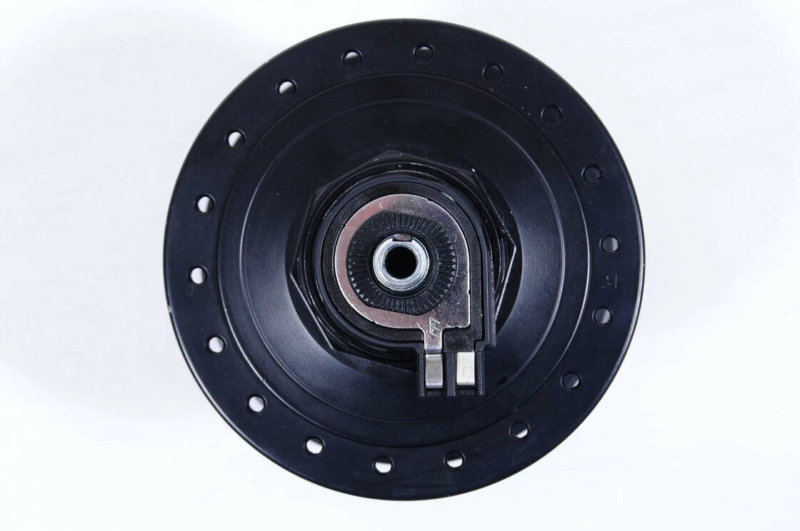 Dynamo w piaście Shimano DH-3N31szybkozamykacz