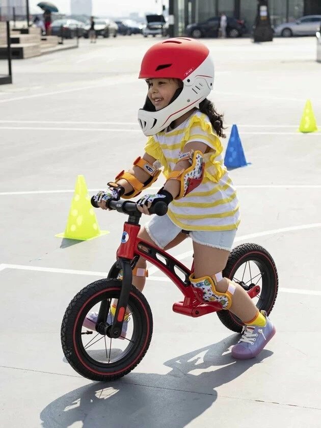Dziecięcy kask na rower, hulajnogę Micro Racing White/Red