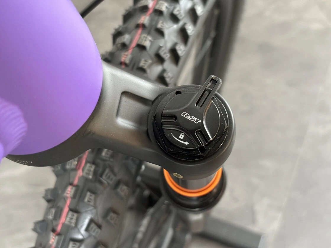 Early Rider Charger 24"  Electric Purple