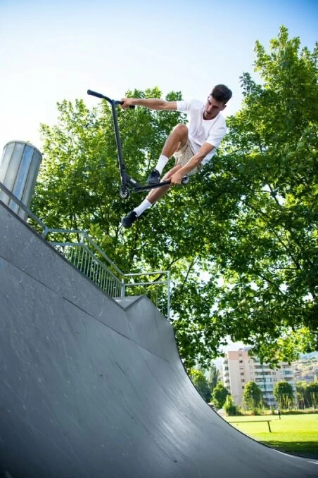 Hulajnoga dla dzieci Micro Ramp - wyczynowa hulajnoga dla początkujących Czarny