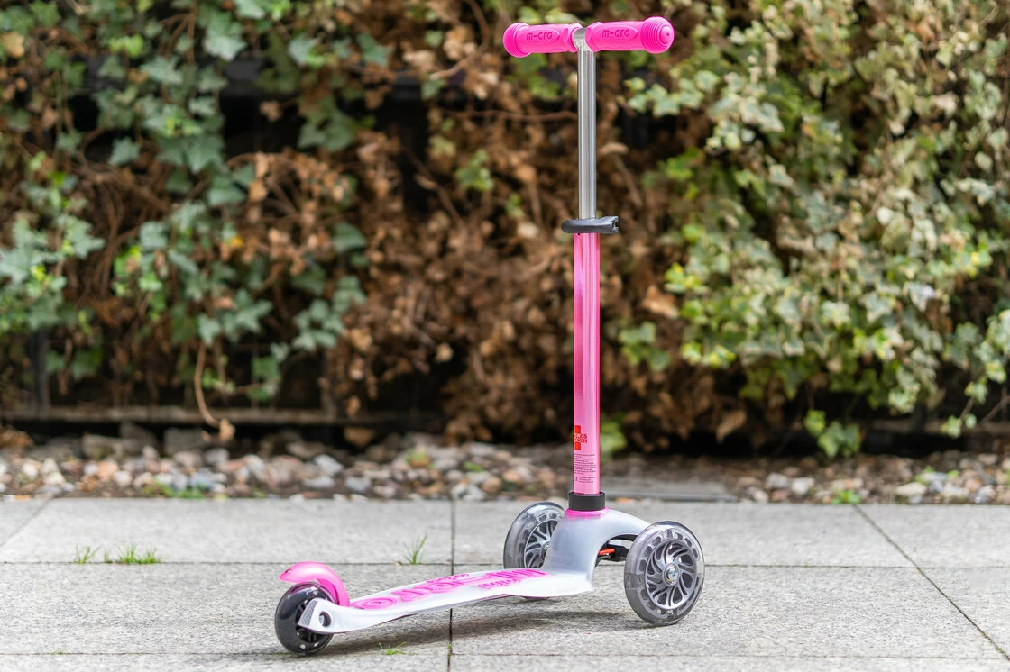 Hulajnoga dla dzieci Mini Micro Deluxe Flux LED Neochromowy różowy