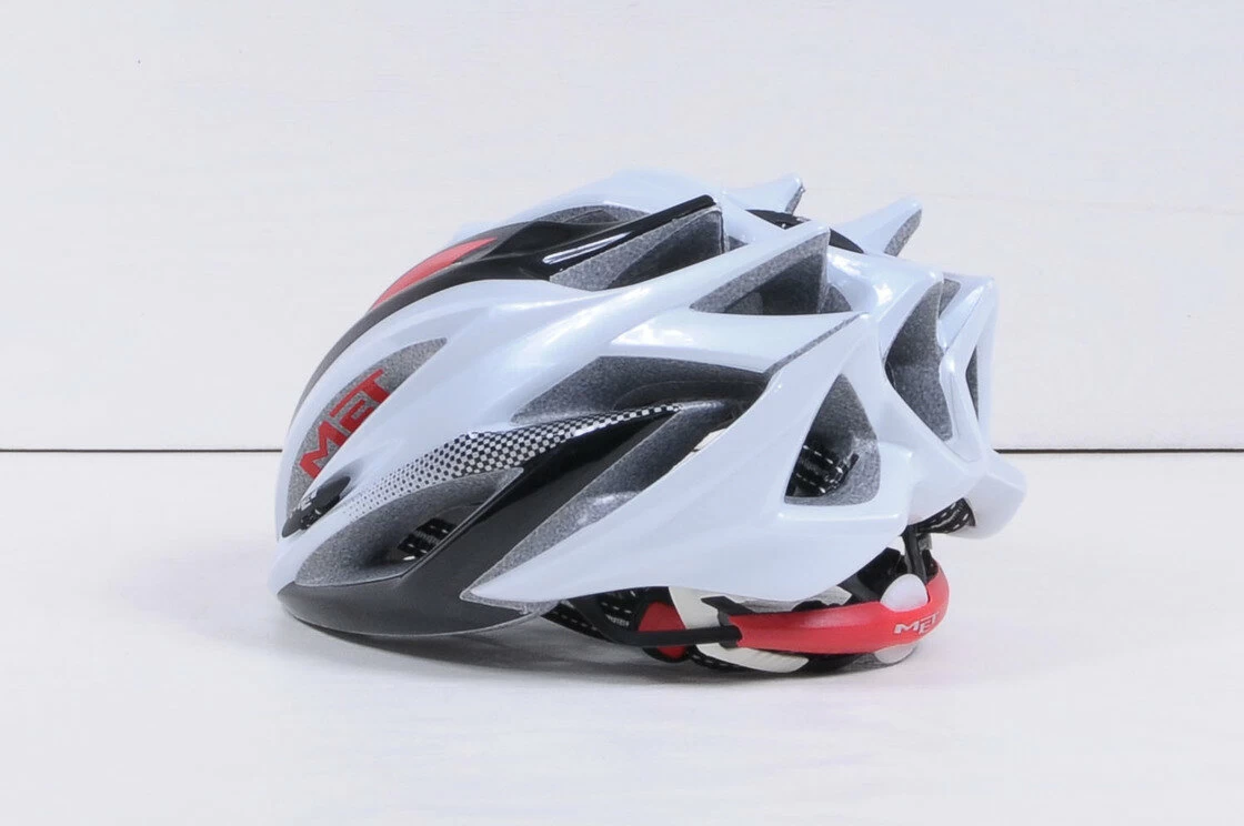 Kask MET Estro Biało-Czarny