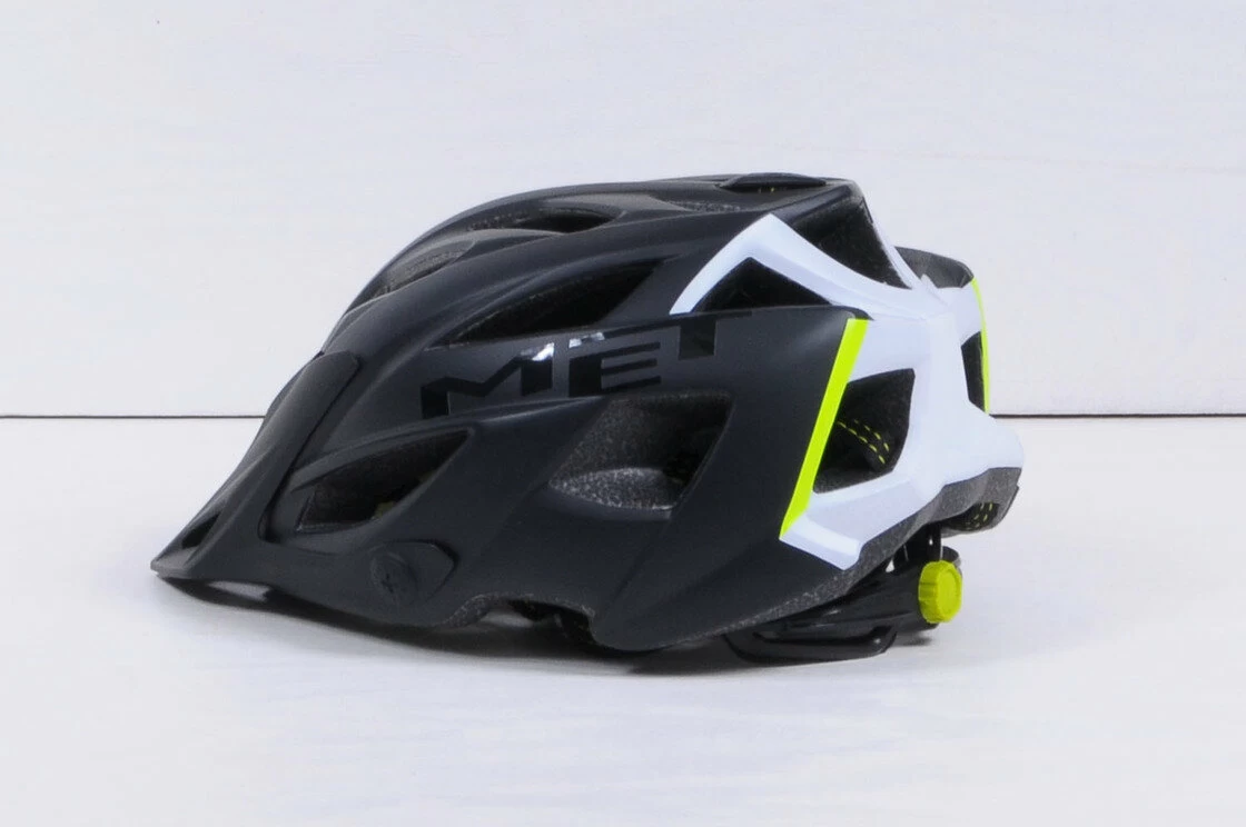 Kask MET Terra czarno - biały