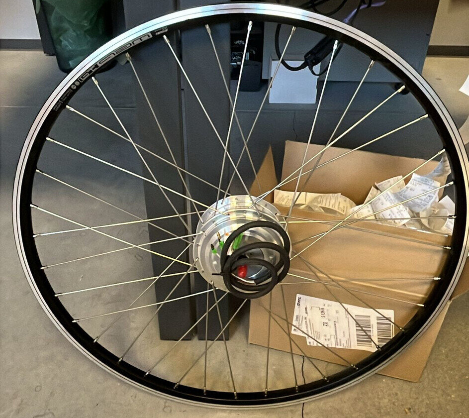 Koło z silnikiem rowerowym Bafang