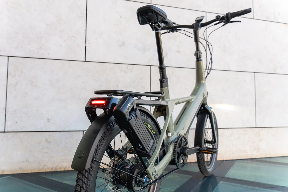 Kompaktowy rower elektryczny na pasku Sparta S-Compact Smart 500Wh 20" Olive Metallic