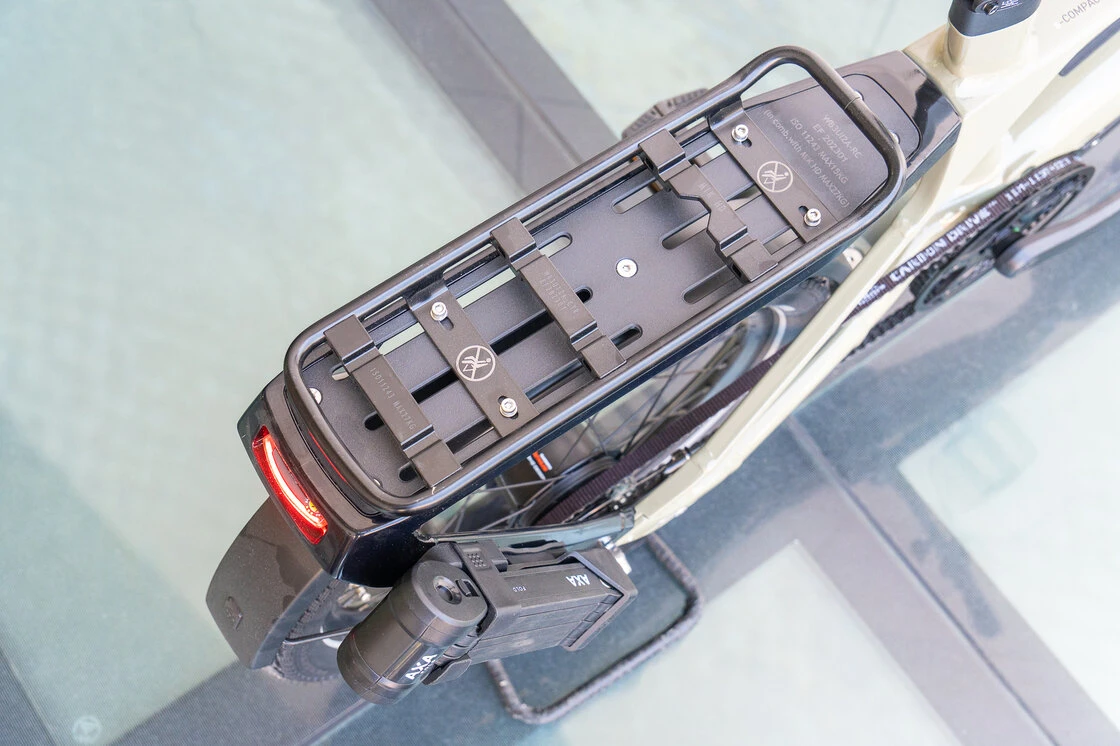 Kompaktowy rower elektryczny na pasku Sparta S-Compact Smart 500Wh 20" Olive Metallic