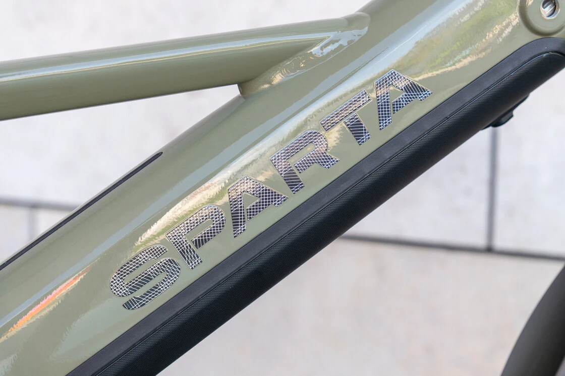 Kompaktowy rower elektryczny na pasku Sparta S-Compact Smart 500Wh 20" Olive Metallic