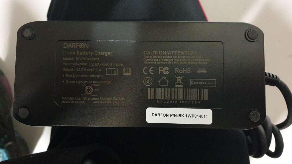 Ładowarka baterii Shimano STEPS Darfon 36V 2A