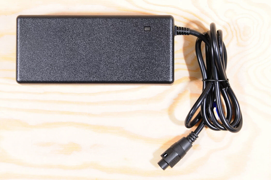 Ładowarka do roweru Sparta E-Motion C3/C4 Batavus E-go - 5 PIN 2A normalna