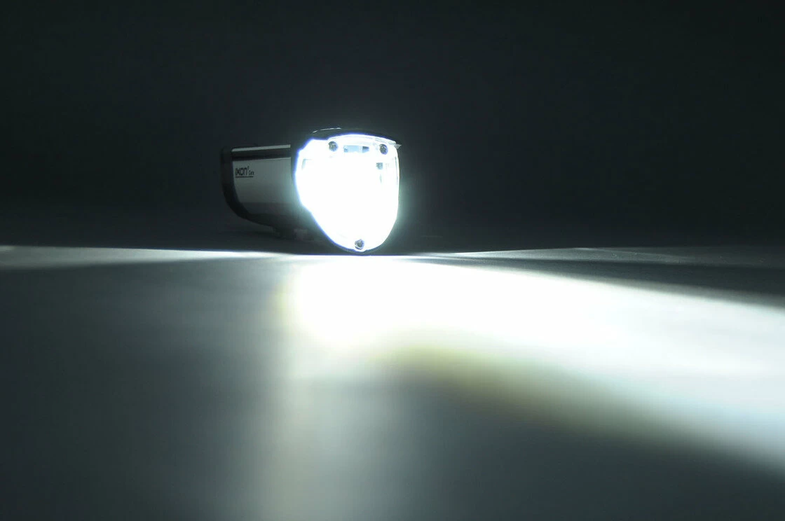 Lampka Busch & Muller Ixon Core 50 LUX USB