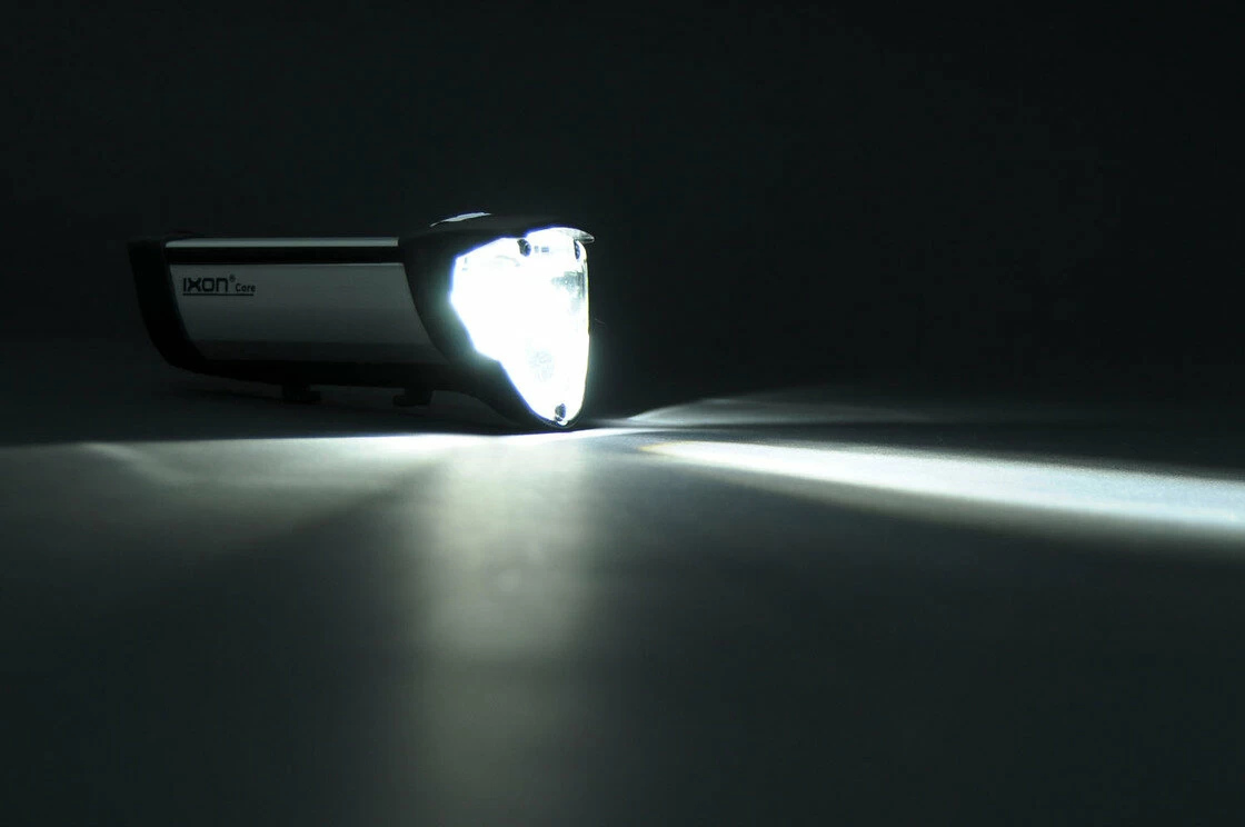 Lampka Busch & Muller Ixon Core 50 LUX USB