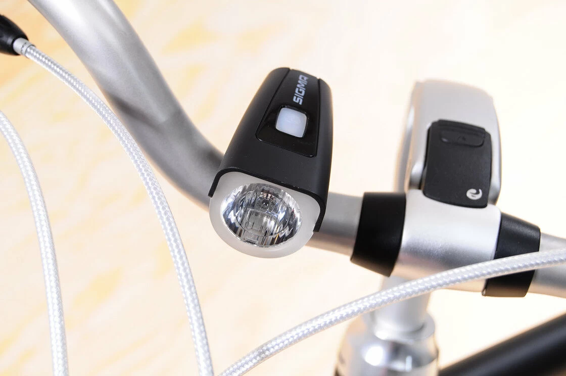 Lampka przednia Sigma Roadster USB