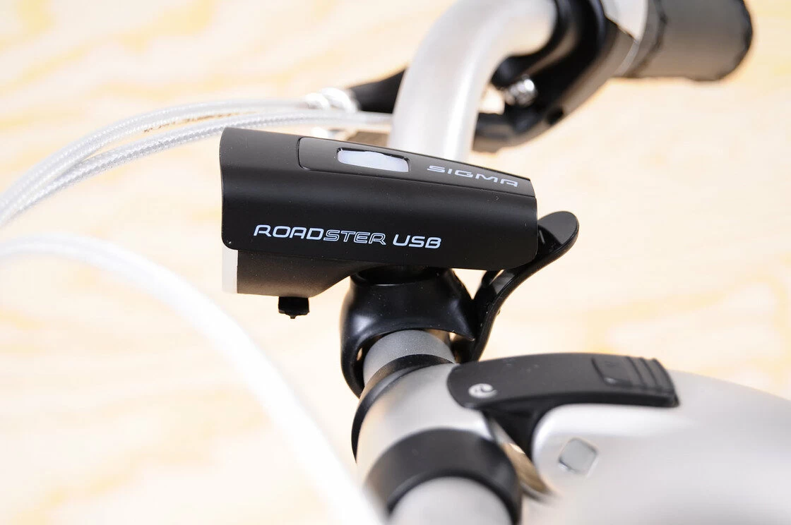 Lampka przednia Sigma Roadster USB