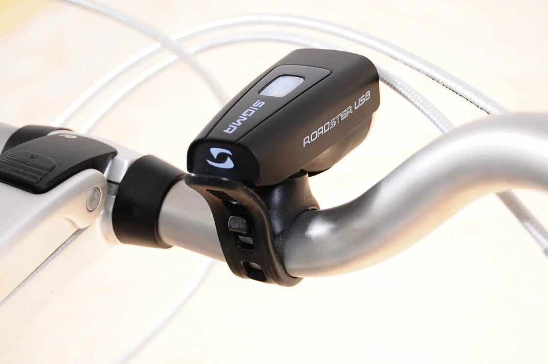 Lampka przednia Sigma Roadster USB