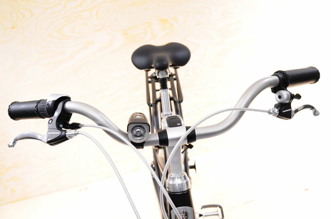 Lampka przednia Sigma Roadster USB