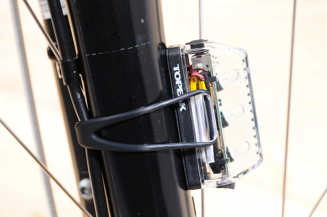 Lampka przednia Topeak WhiteLite Aero LED USB