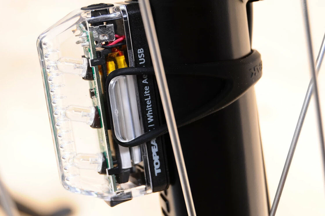 Lampka przednia Topeak WhiteLite Aero LED USB