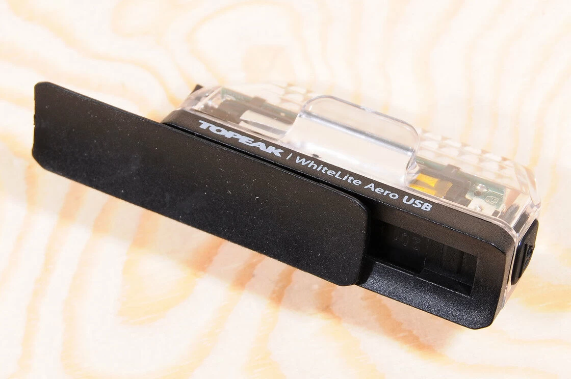 Lampka przednia Topeak WhiteLite Aero LED USB