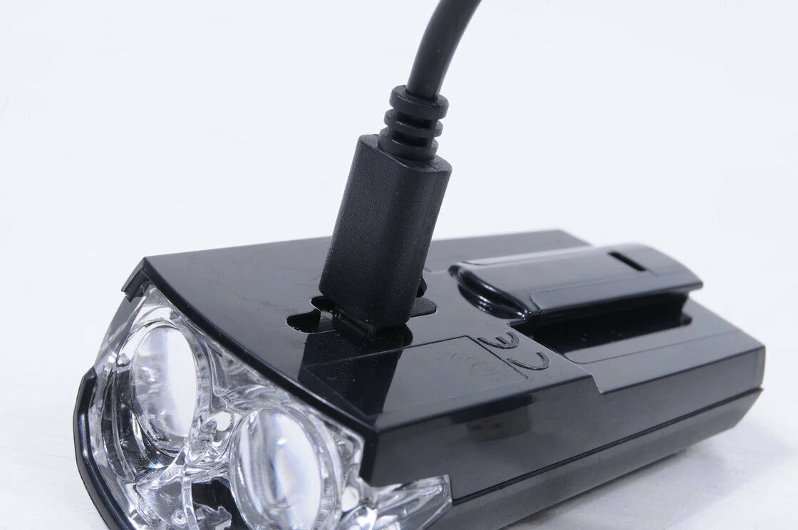 Lampka przednia UNION UN-160 USB