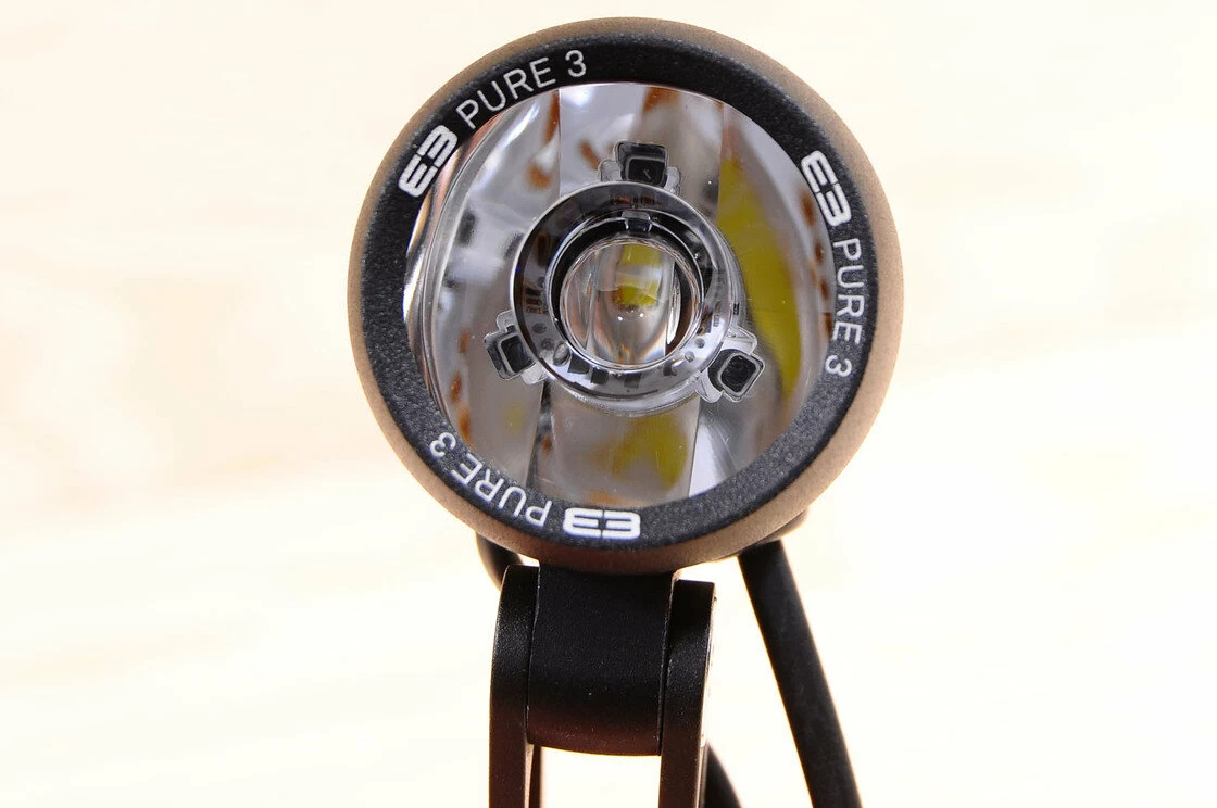 Lampka rowerowa Supernova E3 Pure 3