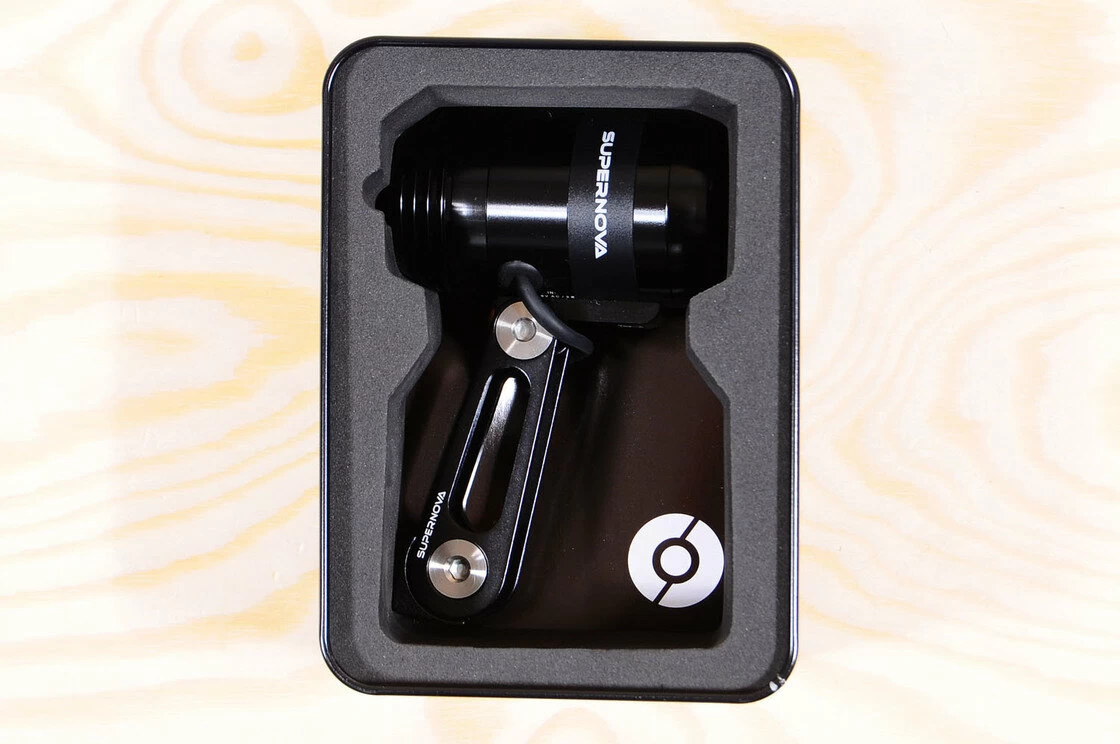 Lampka rowerowa Supernova E3 Triple 2