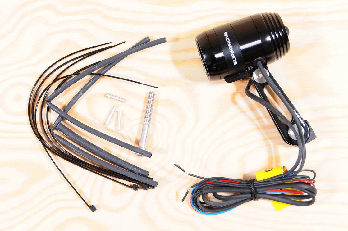 Lampka rowerowa Supernova E3 Triple 2