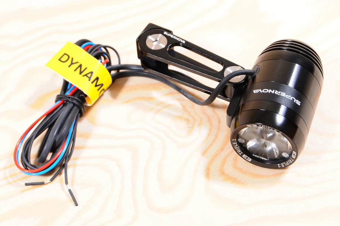Lampka rowerowa Supernova E3 Triple 2