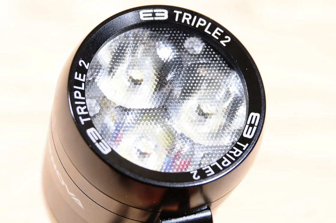 Lampka rowerowa Supernova E3 Triple 2