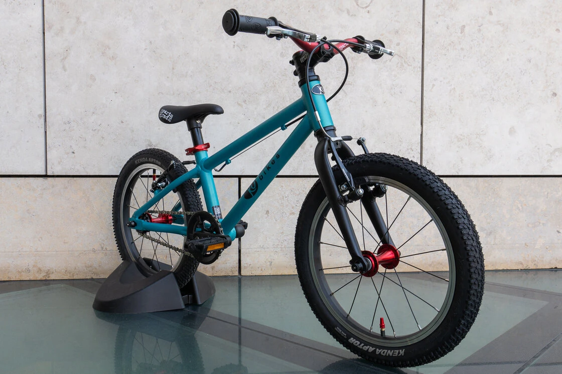 Lekki rower dla dziecka KUbikes 16 L MTB Turkus / laser czerwień