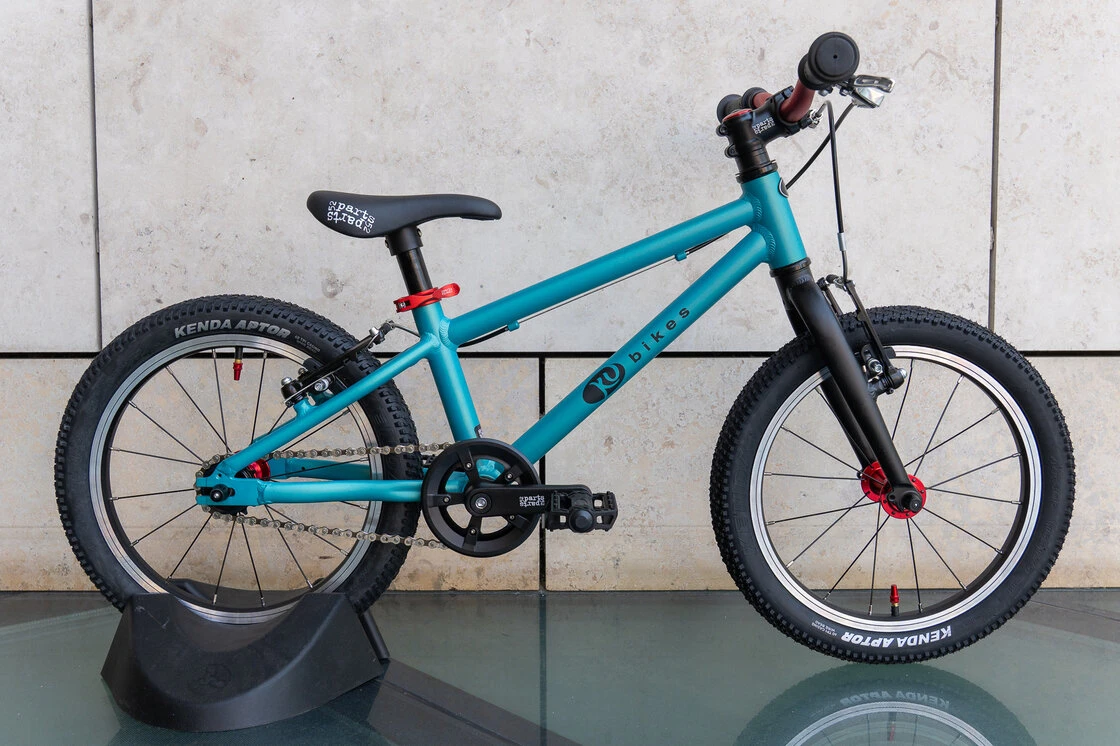 Lekki rower dla dziecka KUbikes 16 L MTB Turkus / laser czerwień