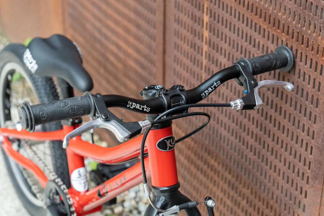 Lekki rower dla dziecka KUbikes 16 S AUTO 2 biegi Sturmey Archer Czerwony