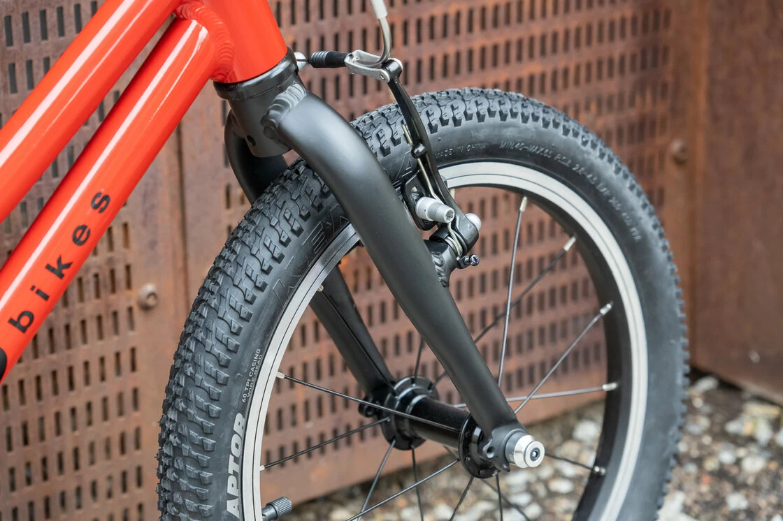 Lekki rower dla dziecka KUbikes 16 S AUTO 2 biegi Sturmey Archer Czerwony
